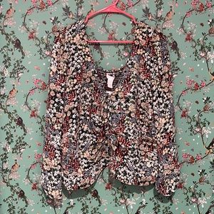 NWT Floral Print Peasant Cropped Blouse